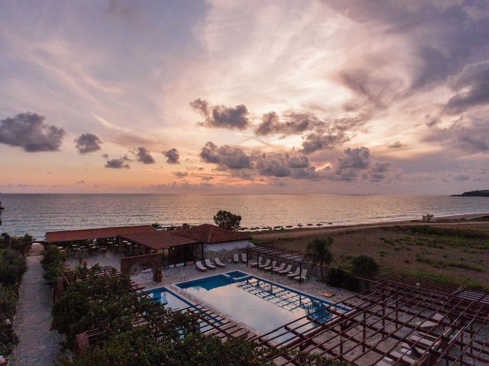 Poseidon Beach Hotel Kastrosikia Eksteriør bilde