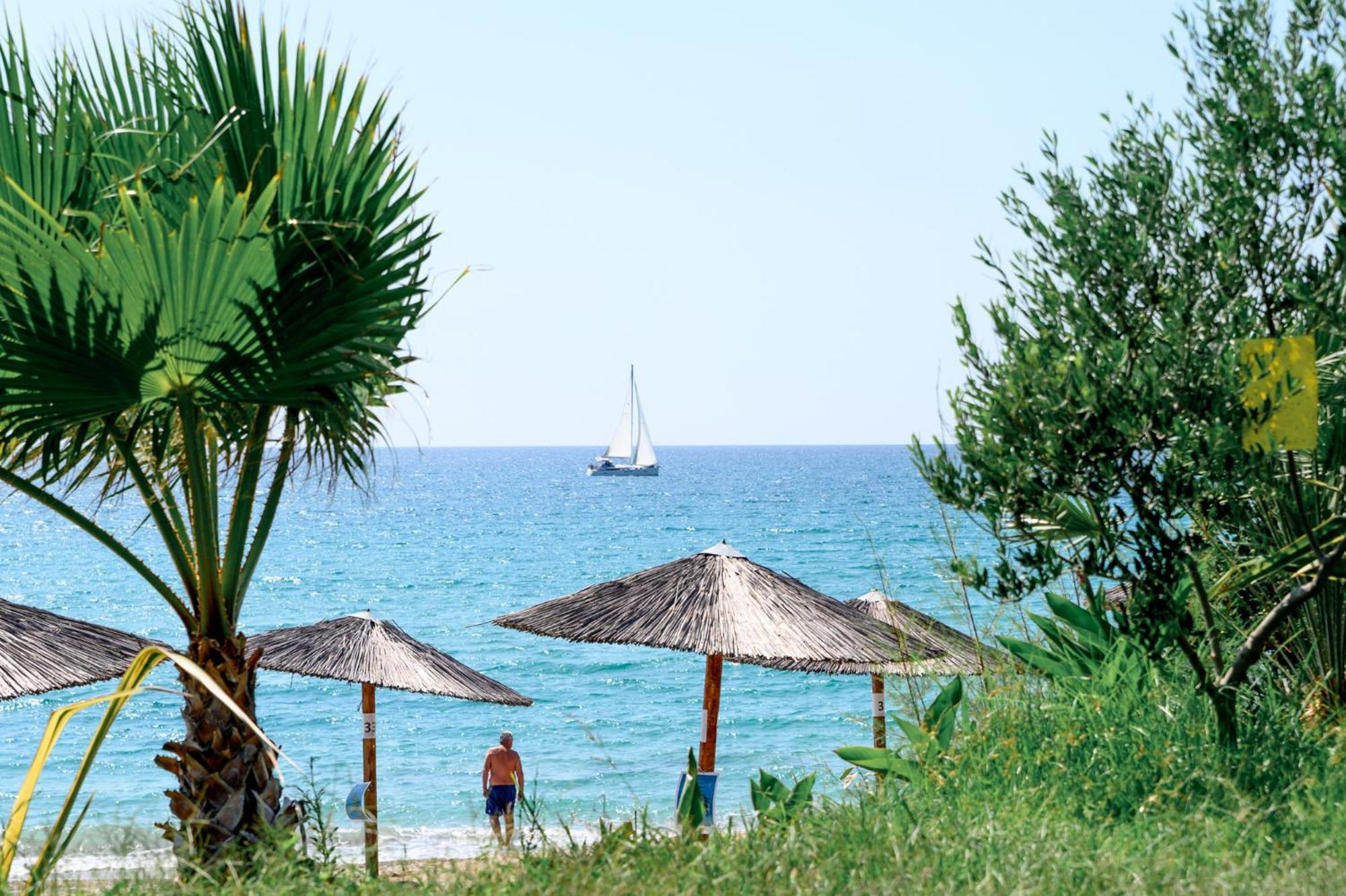 Poseidon Beach Hotel Kastrosikia Eksteriør bilde