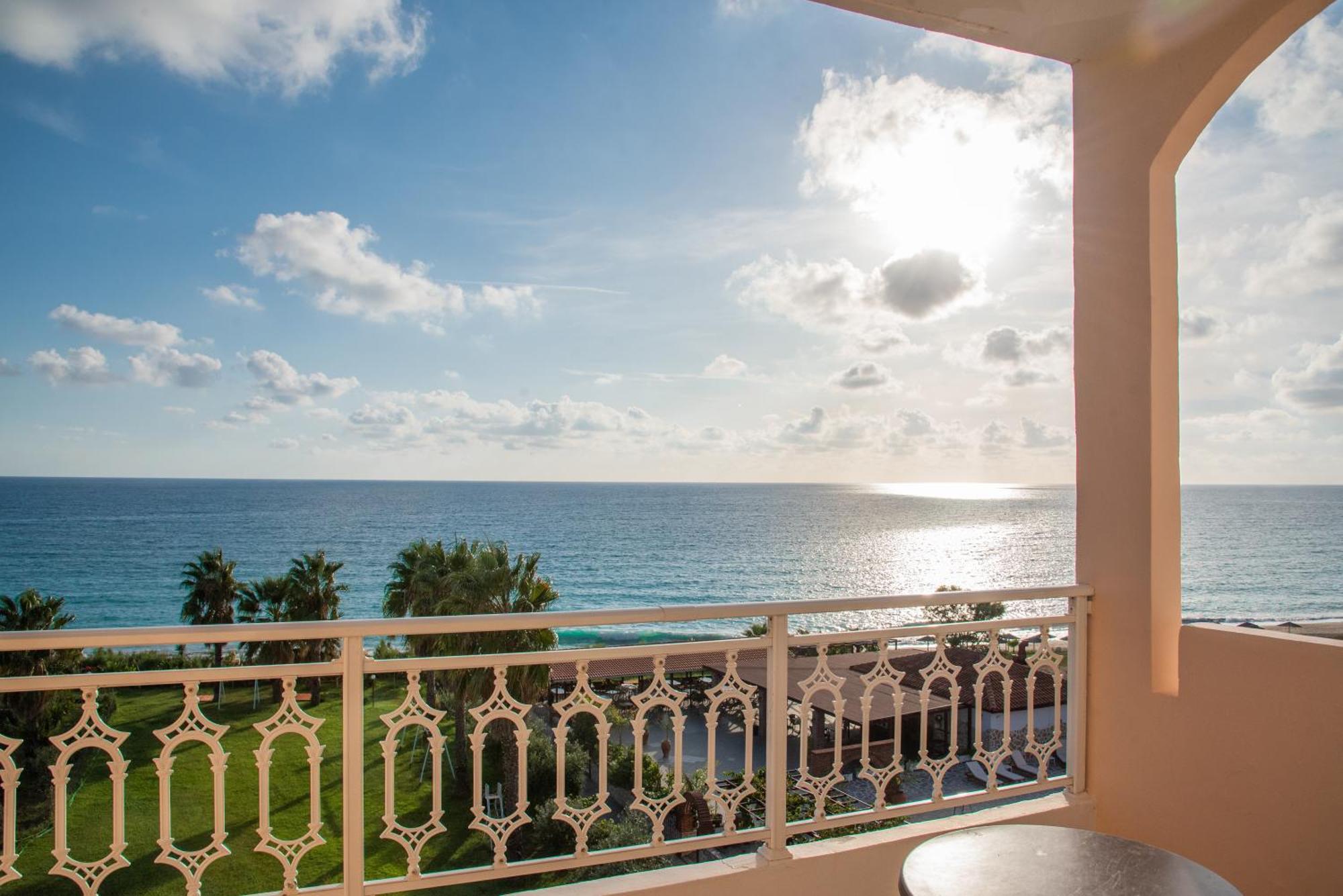 Poseidon Beach Hotel Kastrosikia Eksteriør bilde