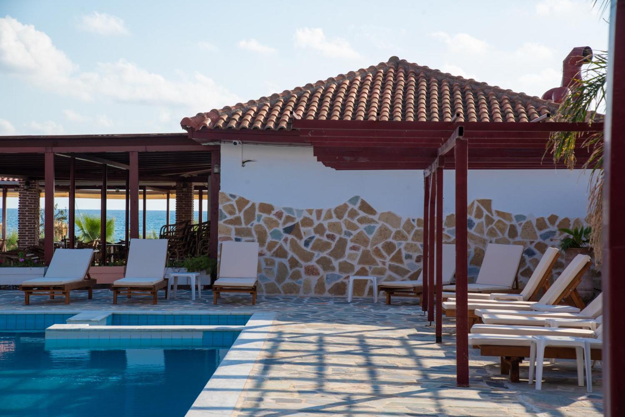 Poseidon Beach Hotel Kastrosikia Eksteriør bilde
